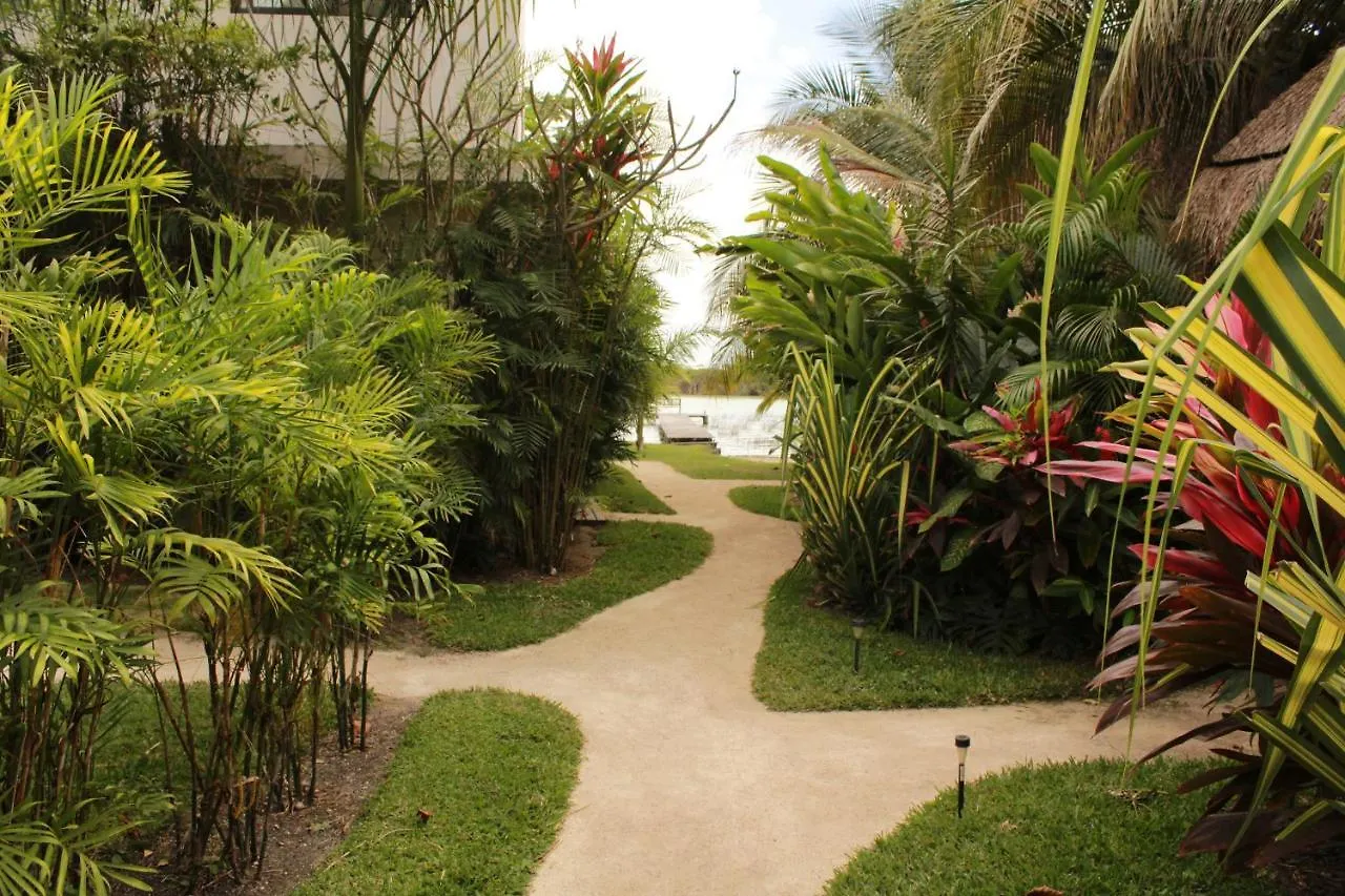 Hotel CasaBakal - A pie de Laguna - Bacalar 5*,